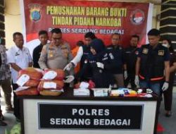 Polres Sergai Musnahkan Hampir 14 Kg Ganja, Dua Kurir Terancam Hukuman Berat