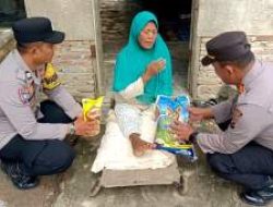 Polsek Panai Tengah Salurkan Sembako, Hadirkan Kepedulian Polri di Tengah Warga