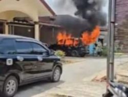 Diduga Gangguan Kelistrikan, Mobil Avanza Terbakar di Permukiman Rantau Selatan