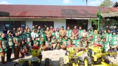 Perkuat Sektor Pertanian, Wabup Dairi Serahkan Alsintan ke Tujuh Kelompok Tani