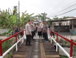Polri Tinjau Jembatan Desa Liberia, Pastikan Akses Aman Warga