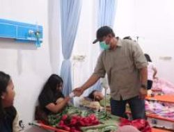Bupati Vickner Sinaga Jenguk Siswa Korban MBG di RS, Pastikan Penanganan Optimal