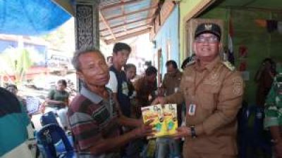 Wabup Wahyu Sagala Salurkan Bantuan Korban Kebakaran Lautawar