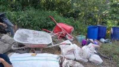 Warga Jumagerat Gotong Royong Perbaiki Jalan dan Parit