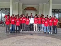 Bupati Zukri Lepas Tim Futsal Pelalawan ke Kejurda