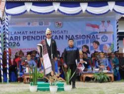Hardiknas 2026 di Taput, Bupati JTP Ganjar Siswa Berprestasi