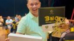 Wabup Pelalawan Juara Turnamen Golf Internasional “THE SAGA”