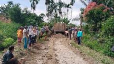 Jatagena Dairi Bergerak, Warga Pegagan Hilir Gotong Royong Benahi Jalan