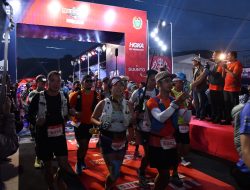 Ratusan Pelari Mancanegara Ikuti Start Kategori 60K dan 28K di Trail of The Kings 2026