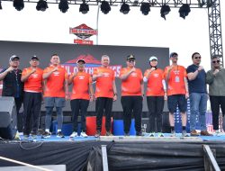 Juara TOTK 2026 Naik Podium, Bupati Samosir bersama Sekdaprovsu Serahkan Hadiah