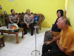 Kapolres Labuhanbatu Jenguk Personel Sakit, Perkuat Solidaritas Jelang HUT Bhayangkara ke-80