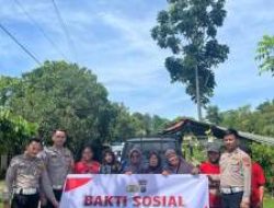Satlantas Polres Pelalawan Salurkan Air Bersih Gratis untuk Warga Pangkalan Kerinci