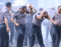 70 Personel Polres Labuhanbatu Naik Pangkat, Kapolres Tekankan Profesionalisme