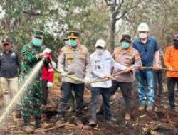 Kapolda dan Pangdam Riau Turun ke Kerumutan, Pimpin Langsung Pemadaman Karhutla