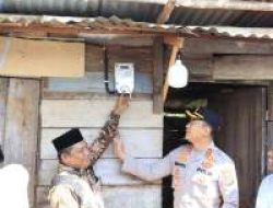Tujuh Rumah Warga Labuhanbatu Kini Teraliri Listrik Gratis