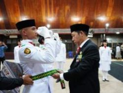 17 Anggota Paskibraka Taput Resmi Dikukuhkan, Bupati Dorong Generasi Muda Berkarakter
