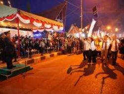 Lautan Cahaya dan Pesta Kembang Api Warnai Semarak Malam Taput HUT Ke-81 RI di Tarutung