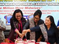 Pemkab Taput Apresiasi Peran Bidan sebagai Garda Terdepan Pelayanan Kesehatan dan Pengawal Generasi Emas 2045 pada HUT IBI Ke-75