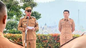 Pimpin Apel Gabungan, Wabup Taput Tekankan Evaluasi Kerja, Inovasi, dan Transparansi Publik
