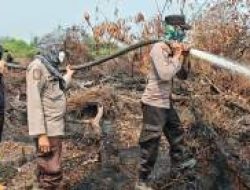Karhutla Kembali Melanda Kerumutan, Polres Pelalawan Kerahkan 82 Personel