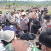 Kapolda Riau Turun Langsung Padamkan Karhutla di Pelalawan