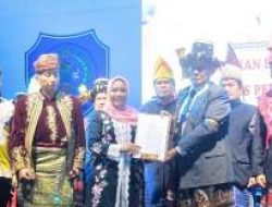 HUT ke-81 Labuhanbatu, Bupati Maya Hasmita Lantik Pengurus Lembaga Adat dan Budaya 2026–2031
